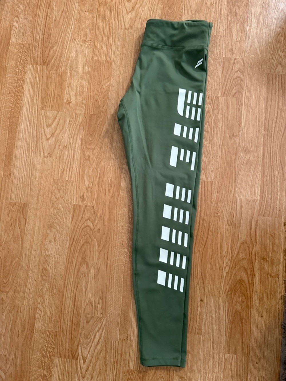 DOYOUEVEN Olive Green High-Waist Leggings with White Graphic